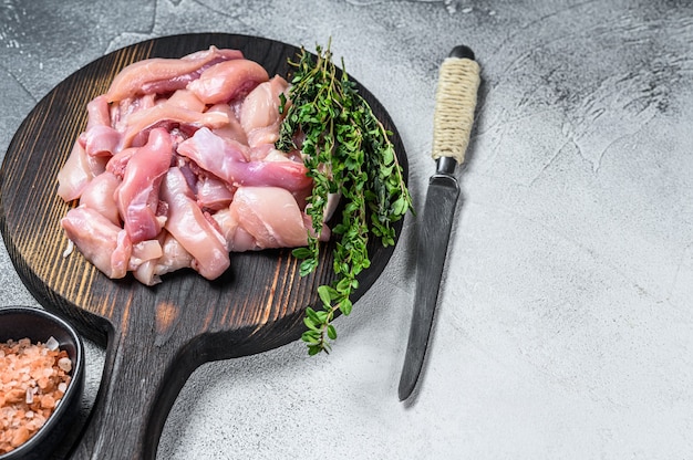 Machine-Sliced Chicken Leg Fillet Strips
